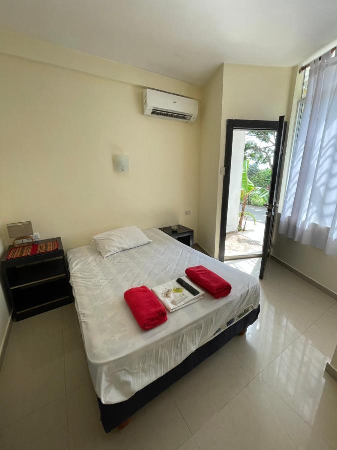 Kiwi Suites Hostel Montañita Eksteriør bilde