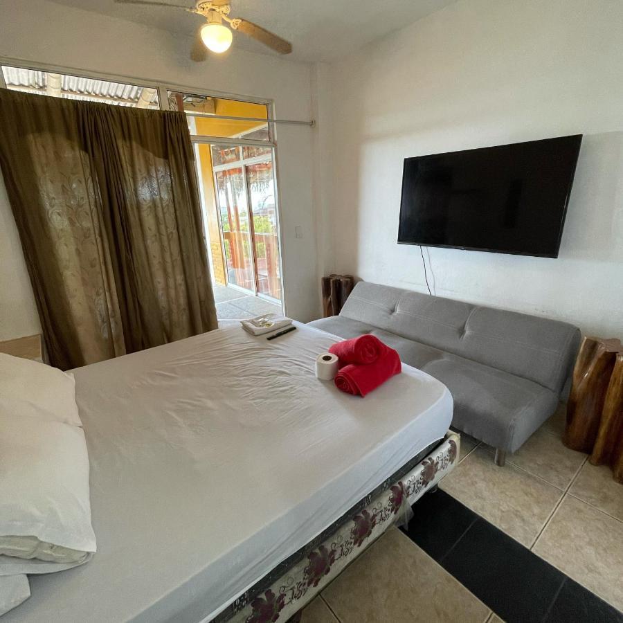 Kiwi Suites Hostel Montañita Eksteriør bilde